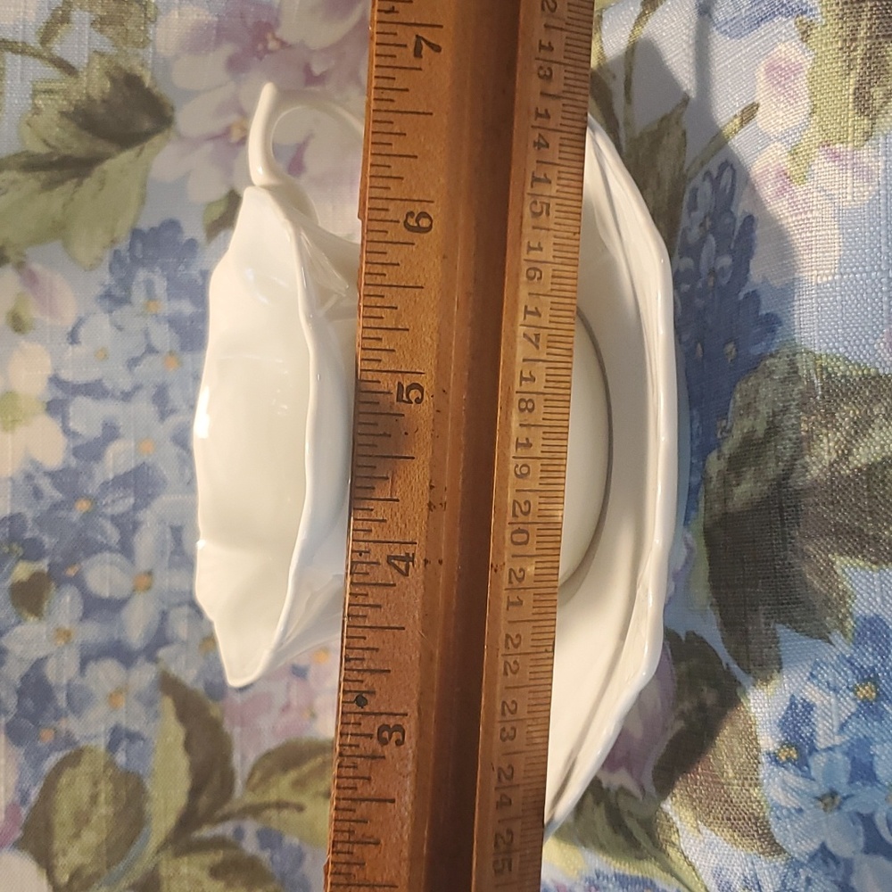 Porcelain TULIP Teacup and saucer VINTAGE white Tea Coffee - Picture 2 of 5